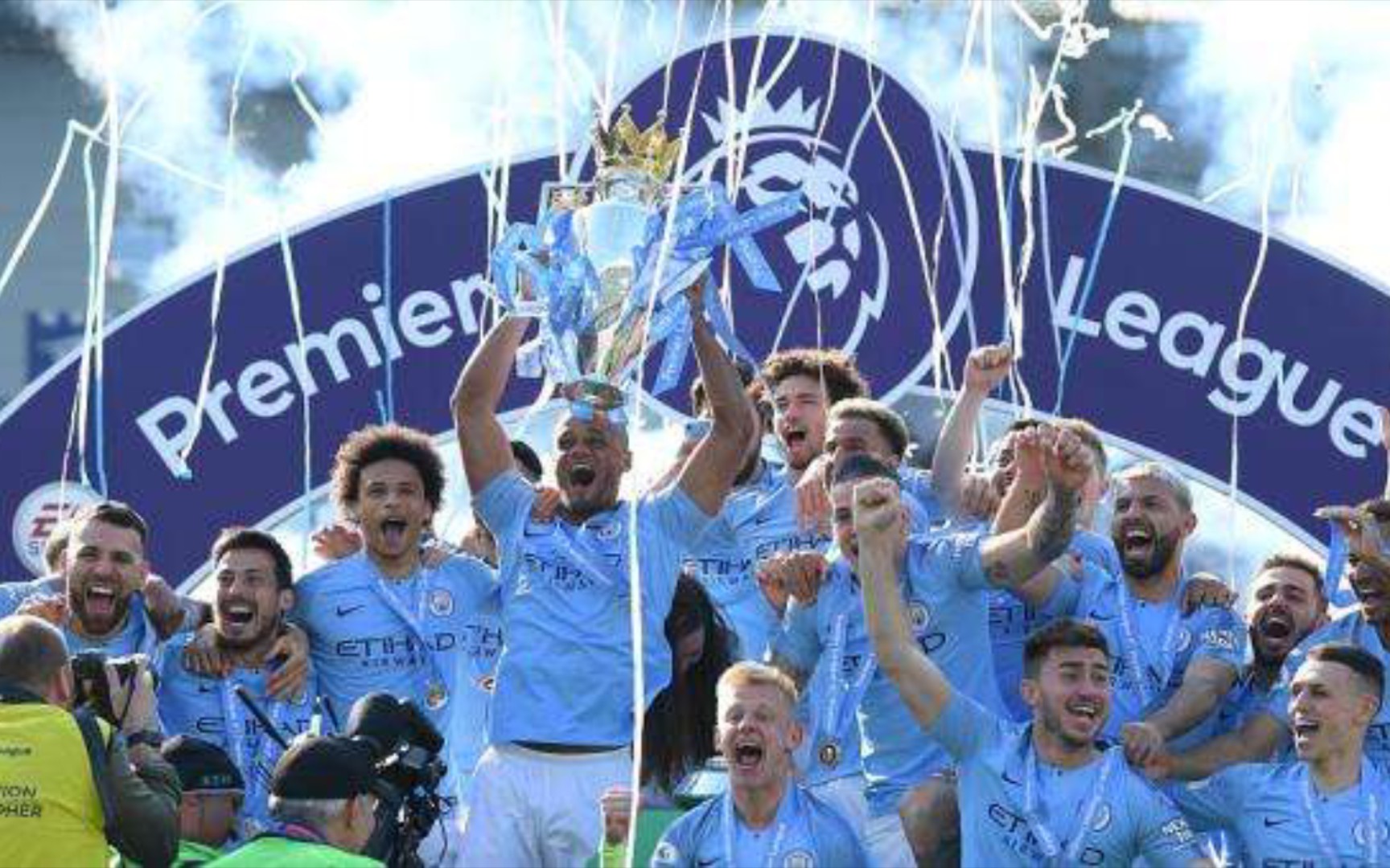 使得两队的 使得两队的